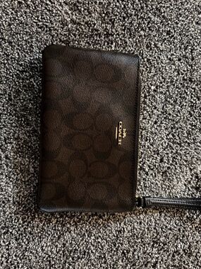 Coach Black/Brown Signature Zip Wristlet with Gold Logo